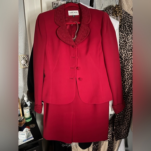 Gorgeous Albert Nipon 2pc Suit - Picture 6 of 6